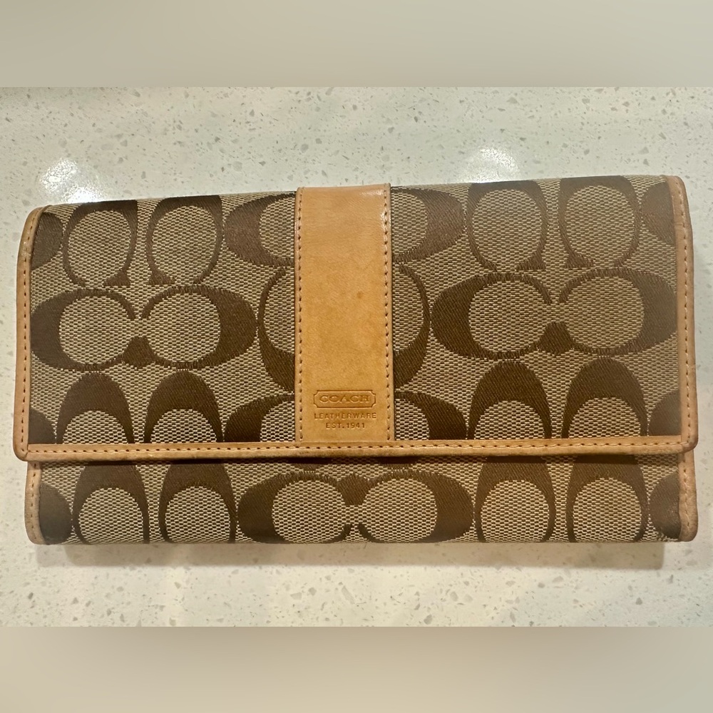 Coach Tan and Brown Signature large Wallet! Signature Coach pattern!